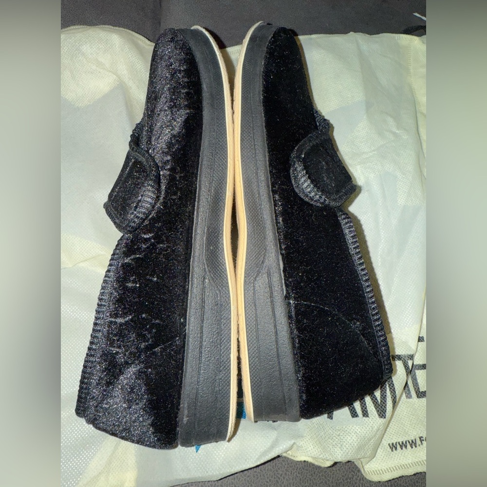 Foamtreads Black Velvety Slippers - Picture 10 of 15